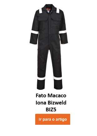 Macacão protetor preto, retardante de chamas e antiestático, com listras refletivas brancas nos braços, pernas e ombros. O macacão ignífugo Bizweld Iona BIZ5 tem dois bolsos no peito e fecha com zíper. O nome da peça de roupa fica embaixo e um botão/clique laranja na imagem leva ao artigo. O nome da peça de roupa fica embaixo e um botão/clique laranja na imagem leva ao artigo.